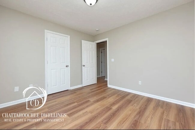 Building Photo - 2 Ryan Loop