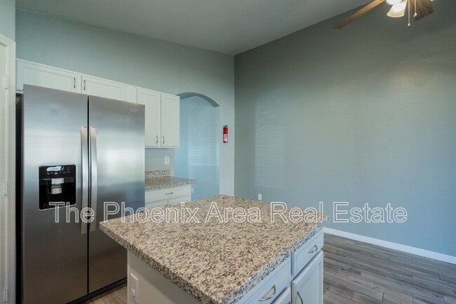 Building Photo - 1362 N McKenna Ln