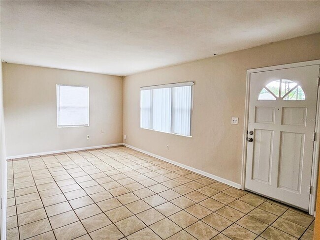 Building Photo - 1917 Casco St