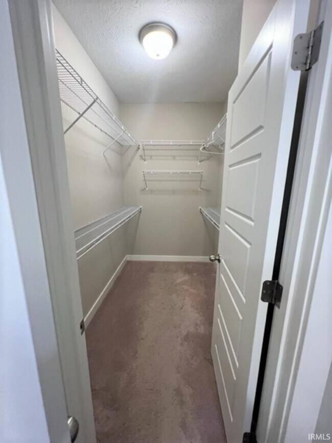 Building Photo - 5943 Brookstone Dr