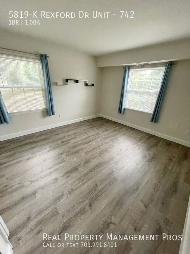 Building Photo - 5819-K Rexford Dr Unit-742