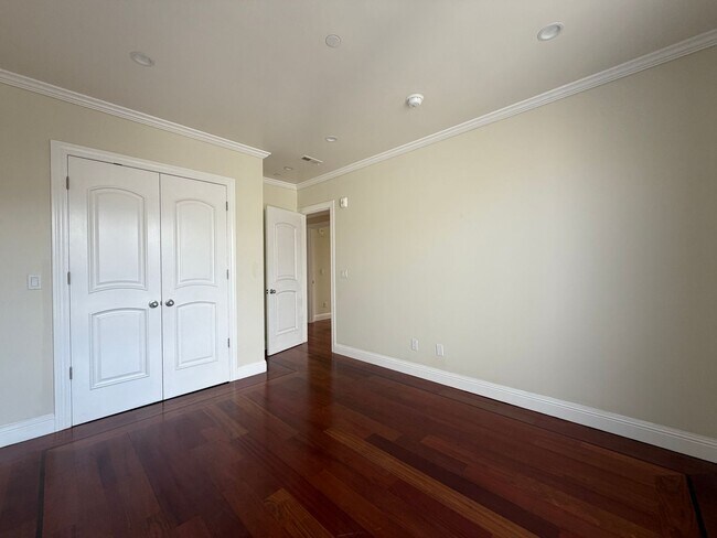 Building Photo - 261C Dolores St
