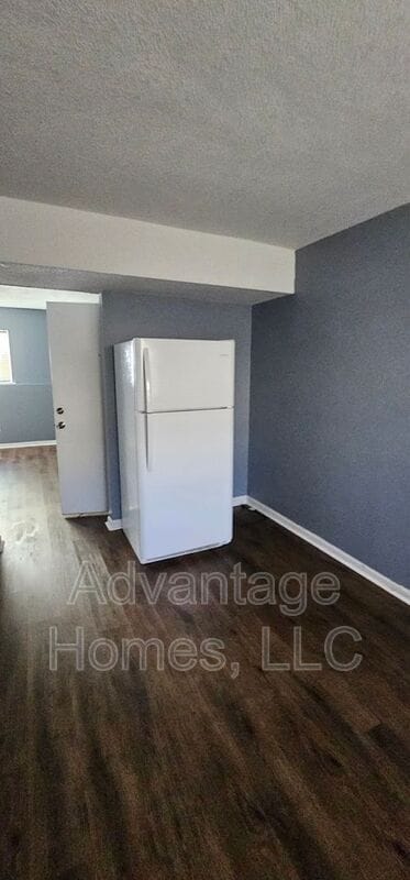 Building Photo - 704 N 70th St