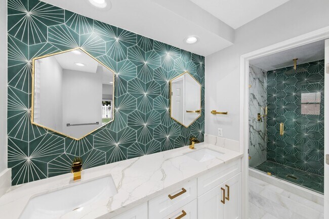 Building Photo - Modern Eco-Friendly Oasis in Central San D...