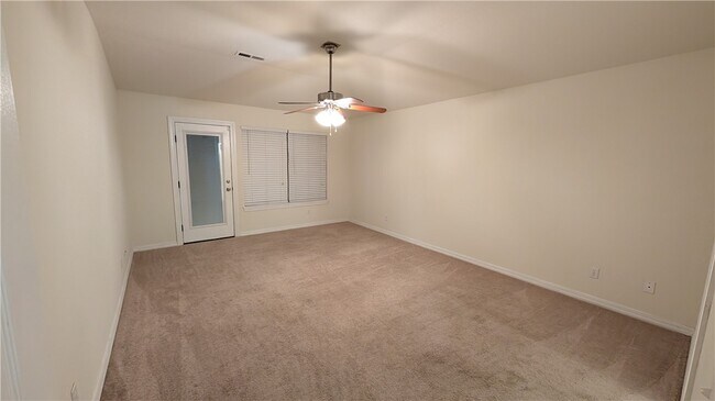 Building Photo - 2783 Boxwood Dr