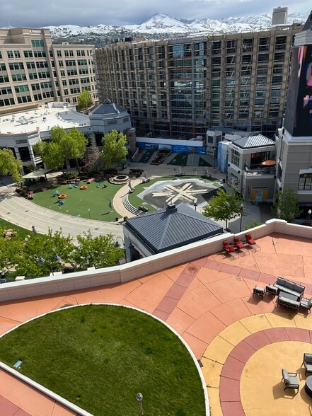 Resident Courtyard - 5 S 500 W