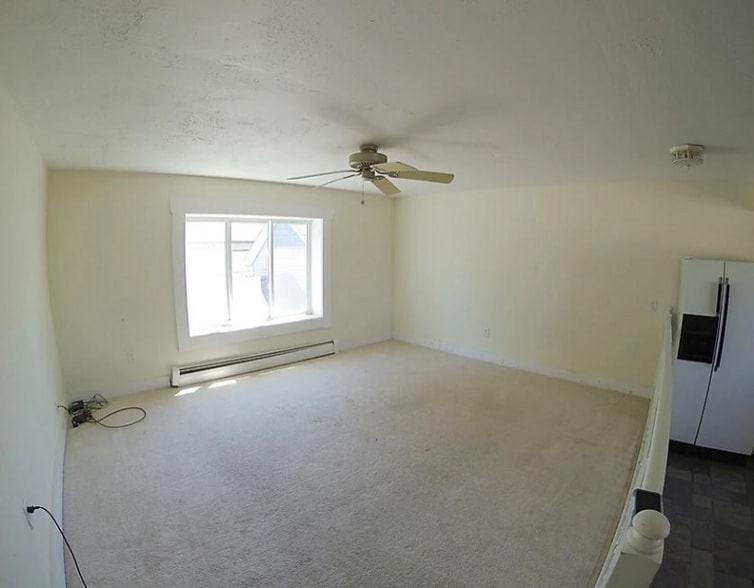 Building Photo - 536 W 5th St