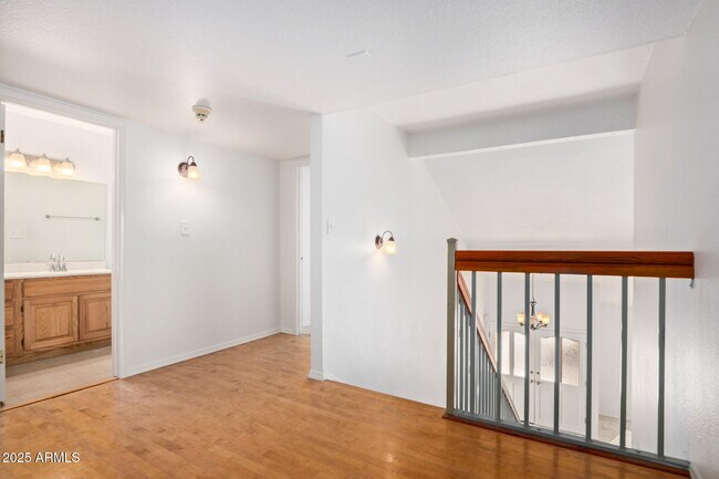 Building Photo - 2522 S Mulberry