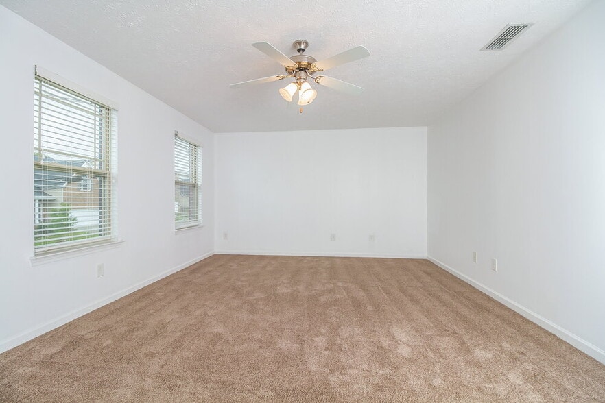 Building Photo - 1096 Shire Dr