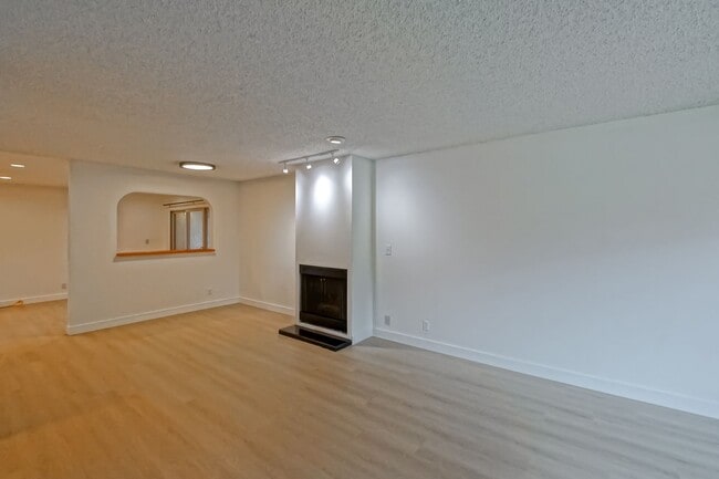 Building Photo - SPACIOUS, 2-STORY, 3BR2.5BA LAKESIDE CONDO...