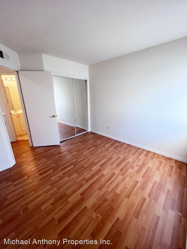 Building Photo - 3 br, 2.5 bath House - 11882 Scripps Creek...