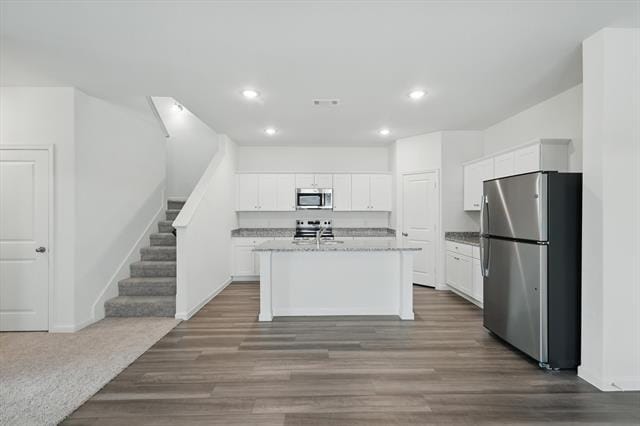 Building Photo - 5934 Sahara Dr