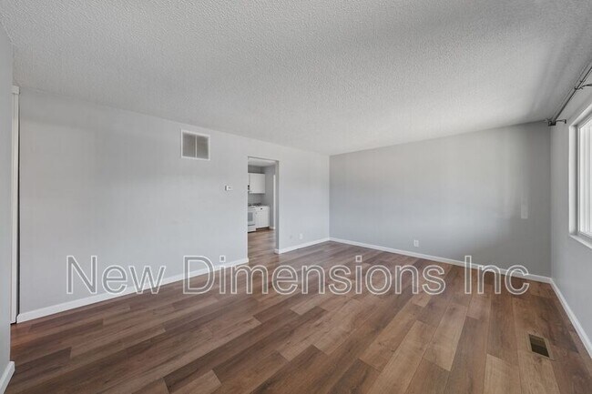 Building Photo - 2565 Pequop St