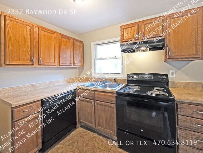 Building Photo - 2332 Baywood Dr SE