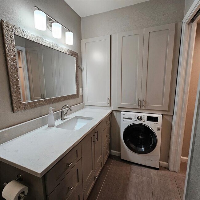 Building Photo - 7801 Shoal Creek Blvd