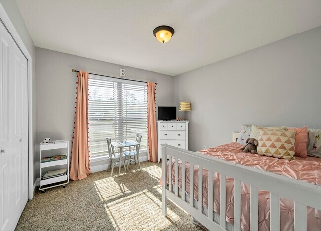 Building Photo - 8390 Island Dr