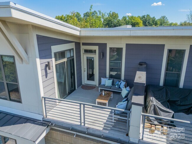 Building Photo - 3254 Noda Blvd