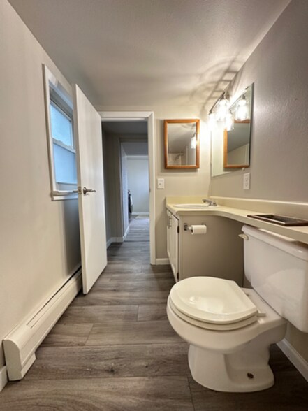 Building Photo - 132 6th St