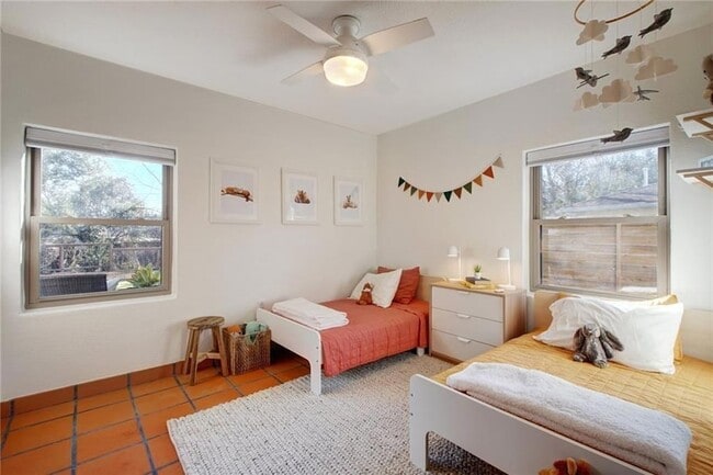 Building Photo - 3709 Vineland Dr