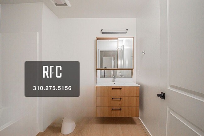 Building Photo - Welcome to the Gramercy