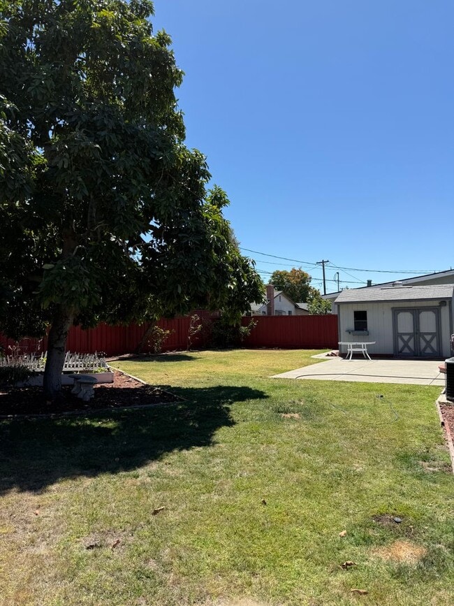 Building Photo - 3,750 / Remodeled 3BR/2BA Single-Story Home in Fremont!