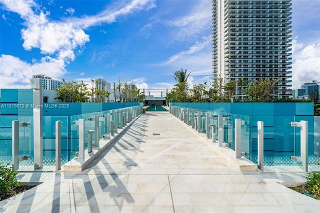 Building Photo - 17201 Collins Ave