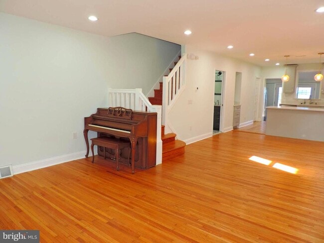 Building Photo - 309 Dartmouth Ave
