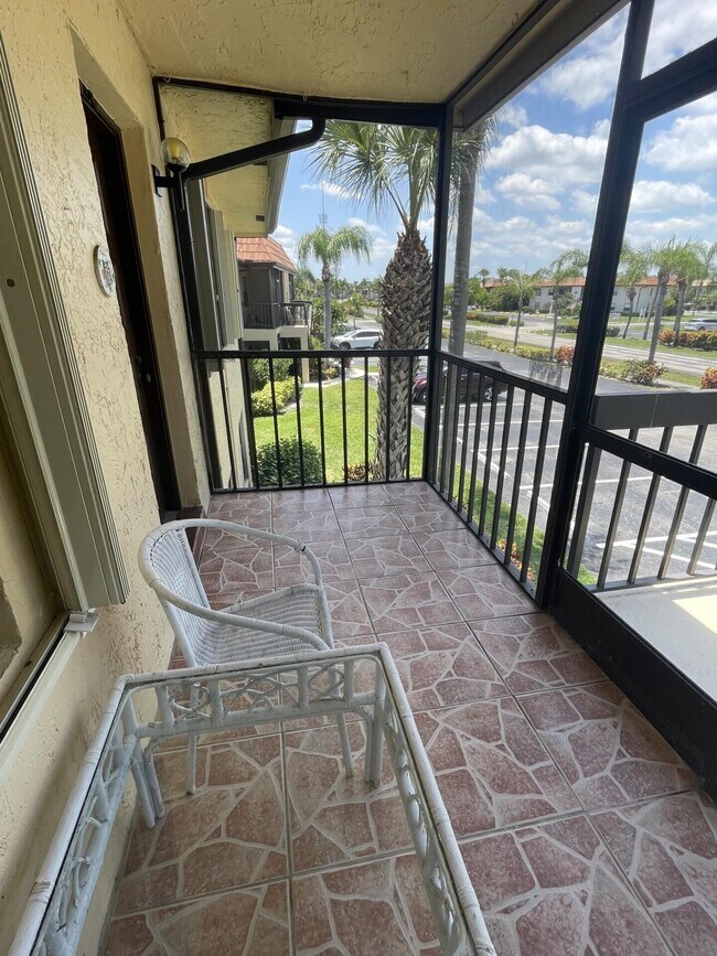 Building Photo - 7070 Golf Colony Ct