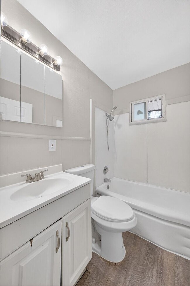 Building Photo - For Rent – 3 Bedroom Home | Section 8 Welcome