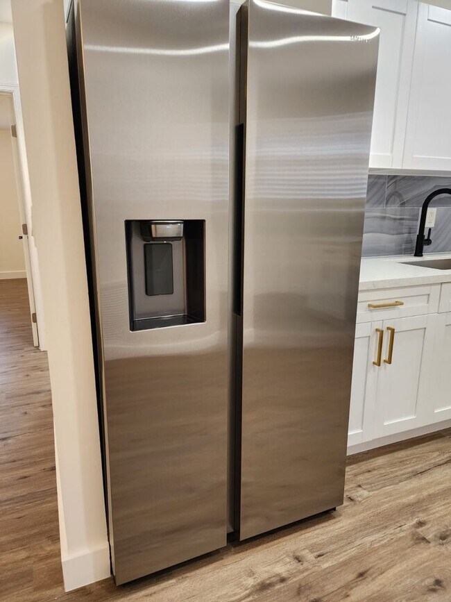 Building Photo - Beautifully Updated 2-Bedroom Home in Prim...