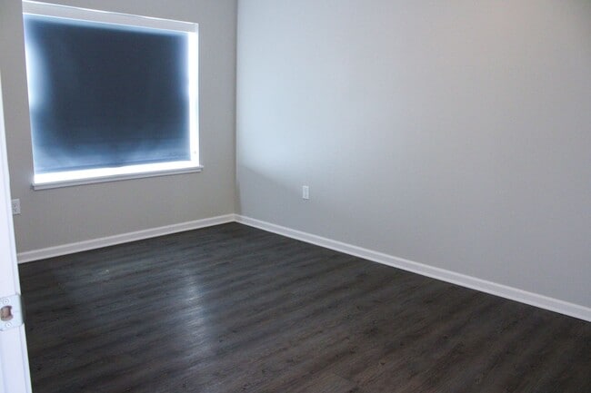 Building Photo - 3251 Redhawk St