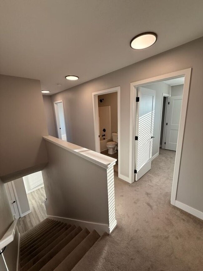 Building Photo - Spacious 4-Bedroom Home with 2-Car Garage & Yard