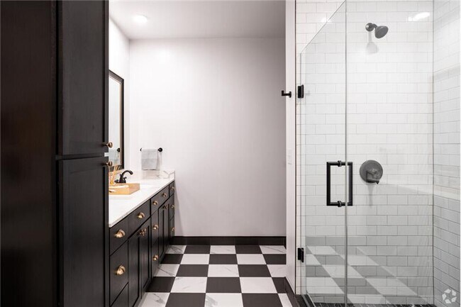 Building Photo - 402 Guadalupe St