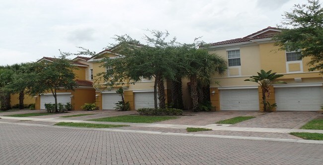 Building Photo - 1040 Pipers Cay Dr