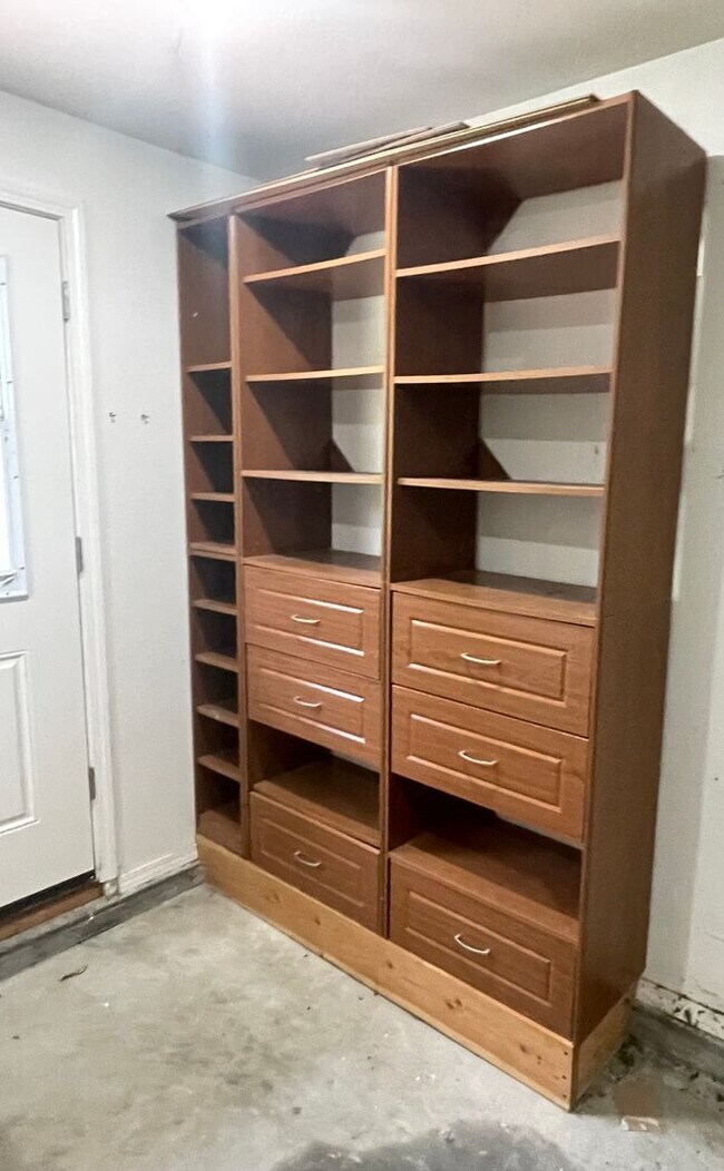 Building Photo - Private Langley Home Only Minutes From Downtown!