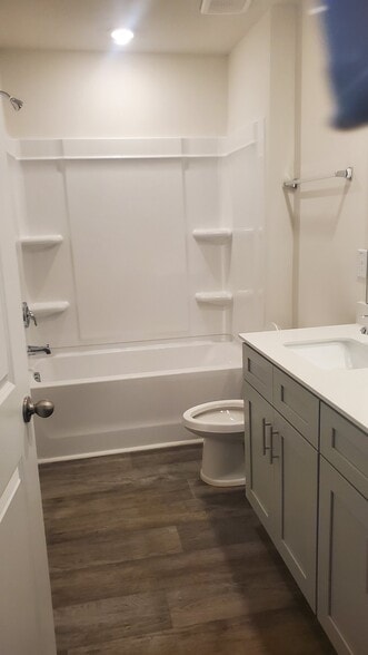 Building Photo - 1124 Broholmer Ln