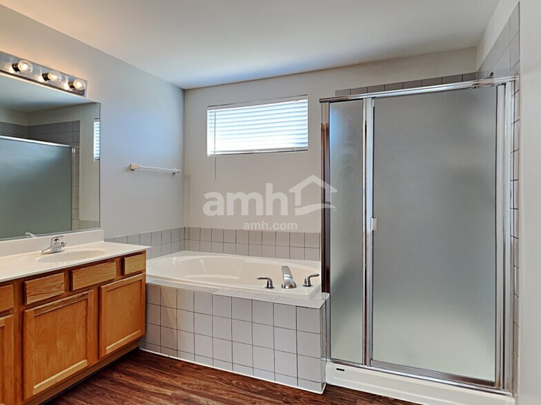 Building Photo - 1035 Stephen Ct