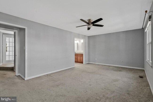 Building Photo - 8505 Jeffersonian Ct