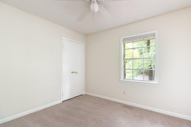 Building Photo - 2754 Tiffany Dr SW