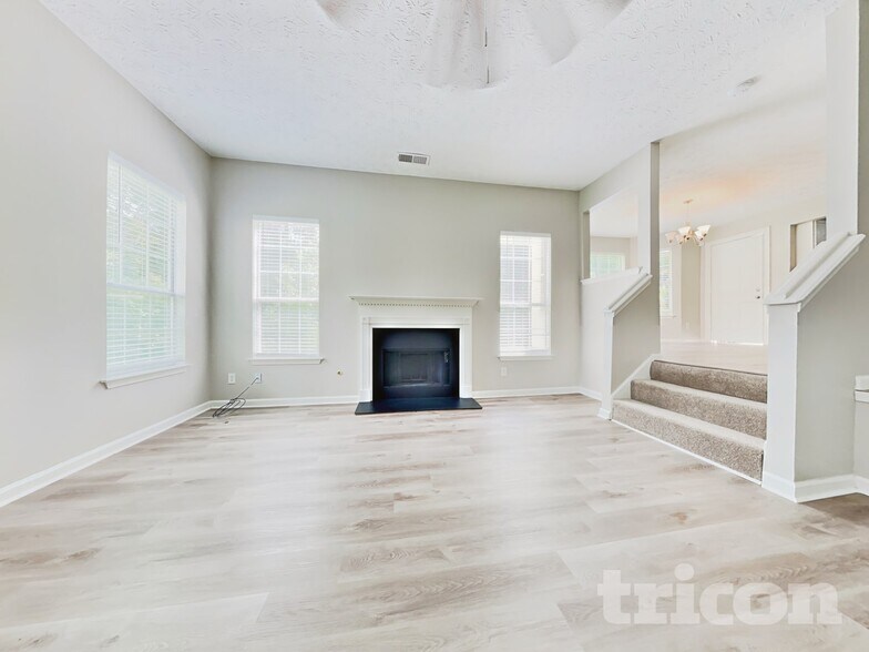 Building Photo - 1621 Smithson Dr