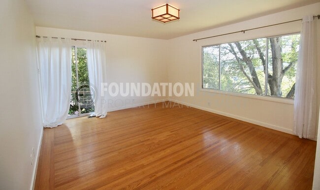 Building Photo - 4BD/2BA San Anselmo Home on a Cul-De-Sac!  Mount Tam Views!  Large Yard!   FOUNDATION