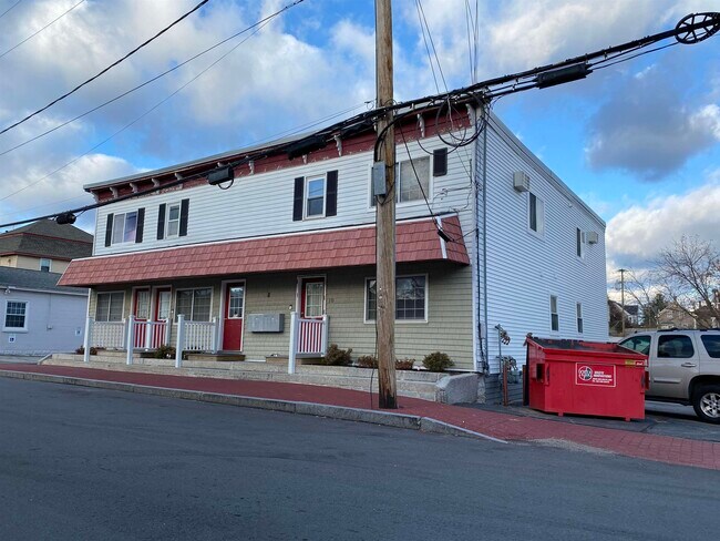 Primary Photo - 10 Railroad Ave