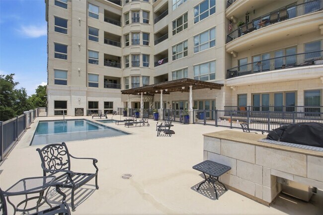 Building Photo - 501 Samuels Ave