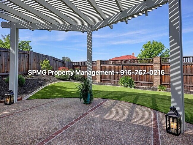 Building Photo - Beautiful 4BR/3BA Home in Rocklin 3-Car Garage & Low-Maintenance Backyard