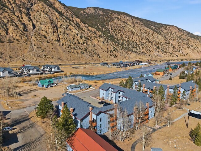 Building Photo - 1901 Clear Creek Dr