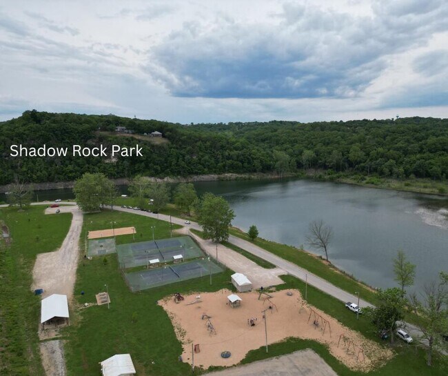 Building Photo - 164 Forsyth-Taneyville Rd