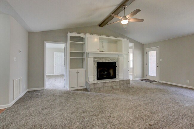 Building Photo - 2104 Pea Ridge Rd