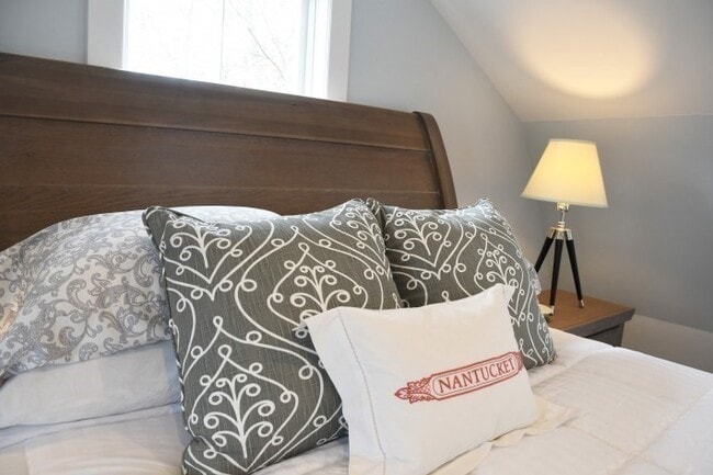 Building Photo - 5 Green Ln