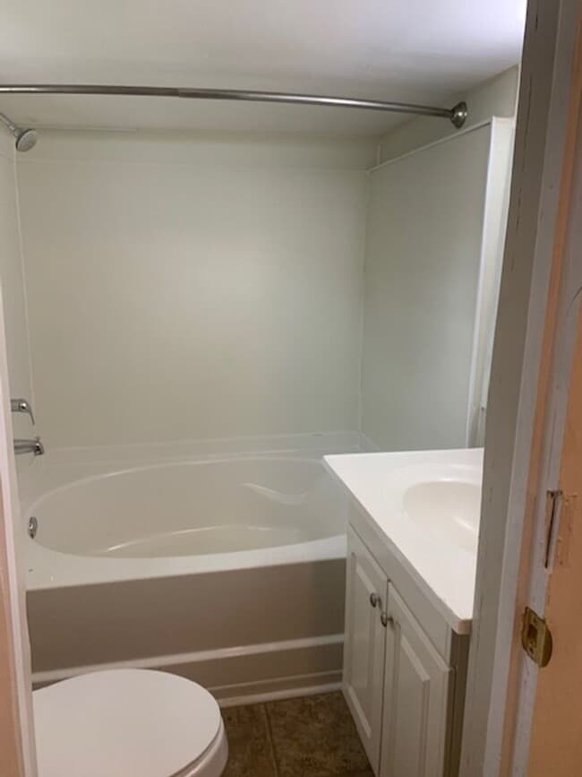 Building Photo - 303 Knitting Mill St