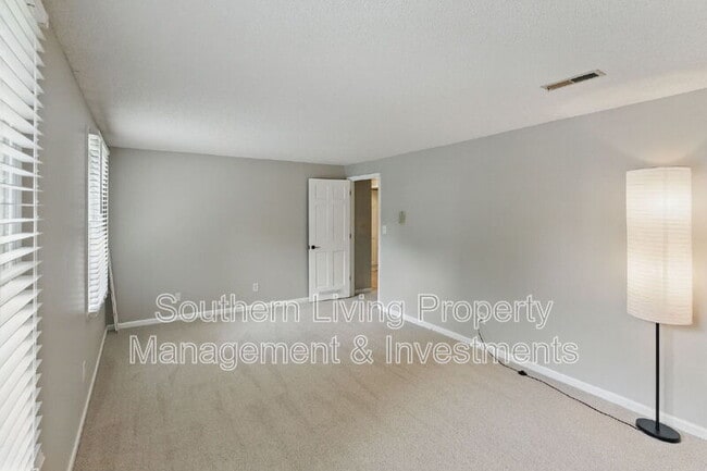 Building Photo - 7016 Wannamaker Ln